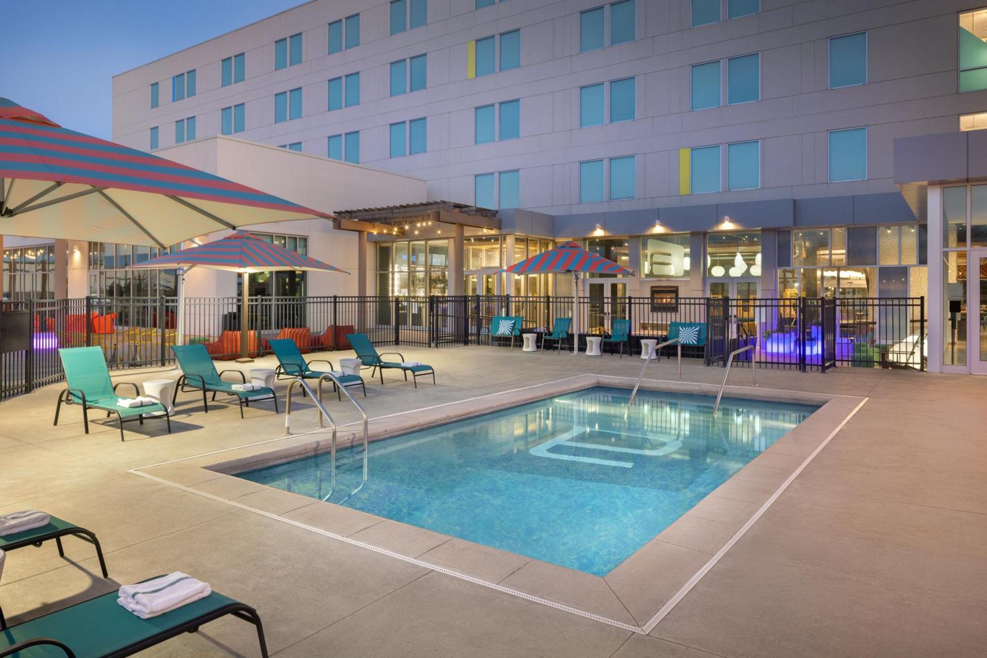 Aloft Wichita Hotel Eksteriør billede