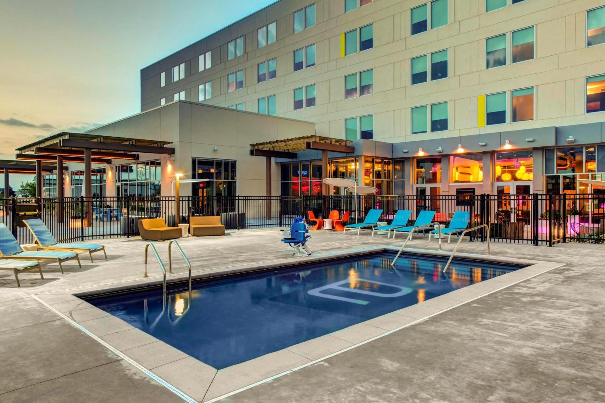 Aloft Wichita Hotel Eksteriør billede